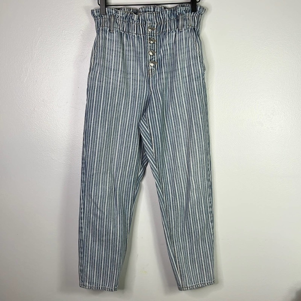 AEO Mom Jean Paper Bag High Waist Button Fly Paper Bag Jeans Womens 2 Short